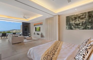 La villa offre une vue imprenable sur la mer d&rsquo;Andaman et est offerte de verdure pittoresque.