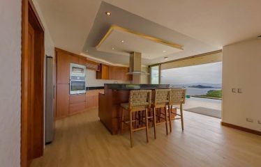 Splendide villa de luxe avec une vue panoramique sur la mer