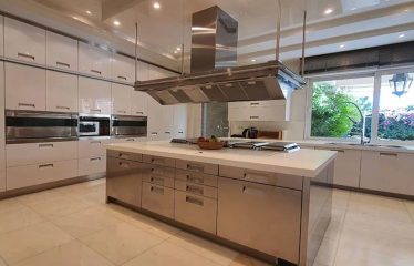 Très belle villa de luxe située à Glyfada