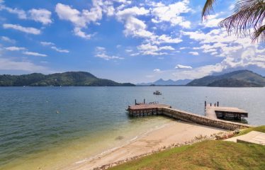 DOSSIER CONFIDENTIEL   Superbe propriété de luxe sur la mer à Angra dos Reis