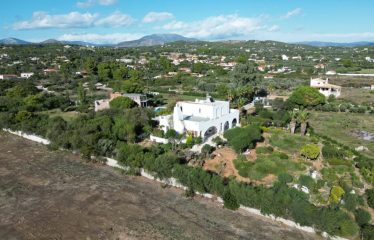 Très belle Villa exclusive située à Petrothalassa, Portoheli.