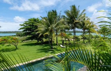 MAGNIFIQUE PROPRIÉTÉ  VUE PANORAMIQUE SUR LE LAGON ET GOLF
