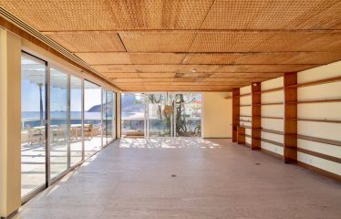 Magnificent penthouse facing Ipanema beach