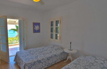 Belle Villa en bord de mer située à Porto Heli