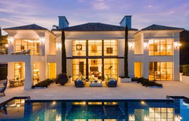 Très belle villa de luxe moderne située à Marbella