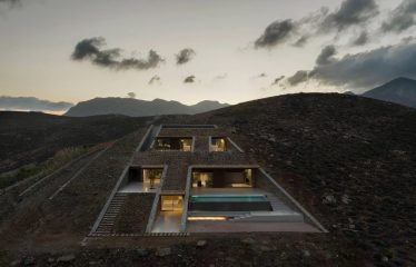 superbe villa au design architectural distinctif sur l’île de Sérifos.