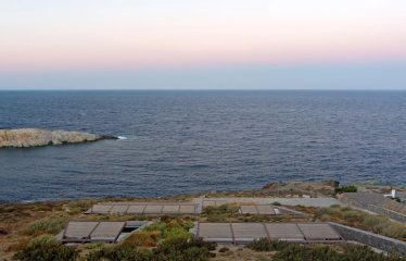 superbe villa au design architectural distinctif sur l’île de Sérifos.