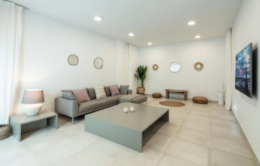 Très belle villa moderne située à Estepona