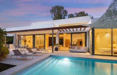 Très belle villa moderne située à Estepona