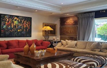 Très belle villa de luxe située à Glyfada