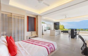 La villa offre une vue imprenable sur la mer d&rsquo;Andaman et est offerte de verdure pittoresque.