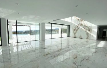 Splendide villa contemporaire avec vue sur la mer située à Marbella