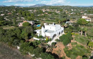 Très belle Villa exclusive située à Petrothalassa, Portoheli.