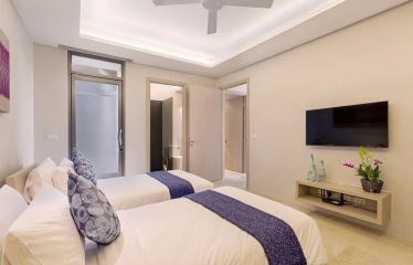 La villa offre une vue imprenable sur la mer d&rsquo;Andaman et est offerte de verdure pittoresque.