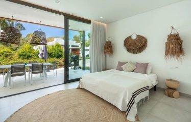 Très belle villa moderne située à Estepona