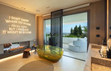 Très belle villa moderne jumelée située à Marbella