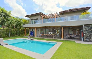 Très belle villa moderne avec une vue imprenable sur l&rsquo;océan