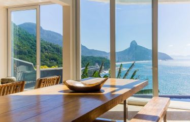 Magnifique propriété contemporaine contemporaine  à Joá