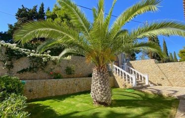 Très belle Villa individuelle exquise alliant harmonieusement style, confort et fonctionnalité dans un quartier très recherché.