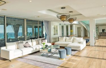 Splendide Villa de luxe située face à la mer