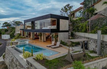 Splendide villa de luxe avec une vue panoramique sur la mer