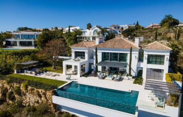 Très belle villa de luxe moderne située à Marbella