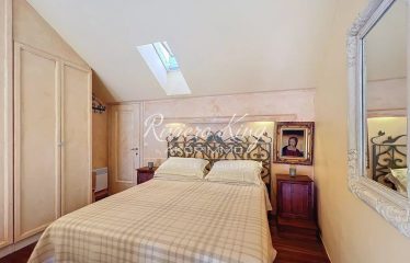 Villefranche s/mer – Vieille Ville – Duplex 1ere Ligne